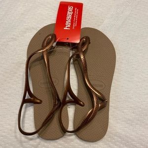 Havaianas Women’s Size 6 Rose Gold Luna Sandal
